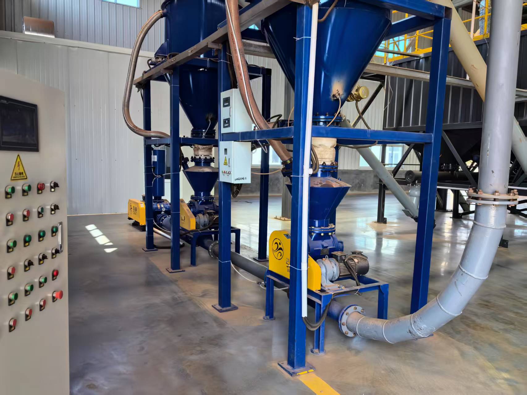 Pneumatic conveying vs tradisyonal na conveying: tulad ng pagkakaiba sa pagitan ng high-speed riles at berdeng tren!